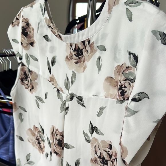 Reitmans Cream Floral Cap Sleeve Blouse – Size Large - Picture 5 of 5